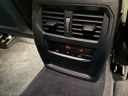 2022 BMW 3-Series - photo 10