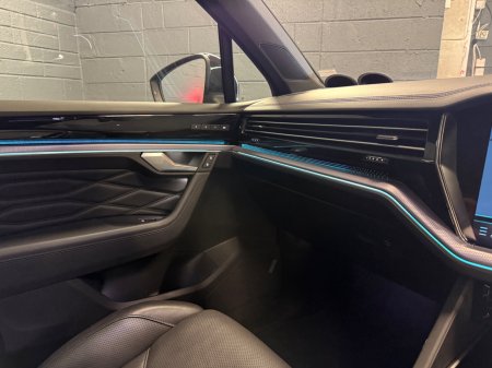 2021 Volkswagen Touareg - photo 17
