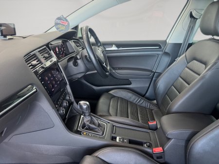 2020 Volkswagen Golf - photo 17