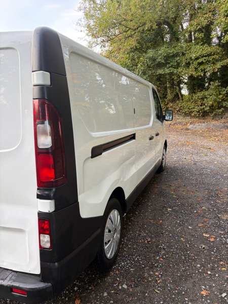 2019 Nissan NV300 - photo 10