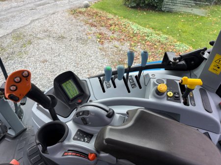 2014 New Holland T7.200 - photo 15