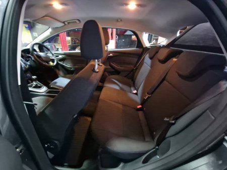 2017 Ford Focus - photo 28
