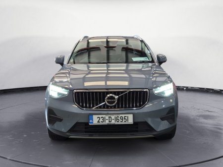 2023 Volvo XC40 - photo 2