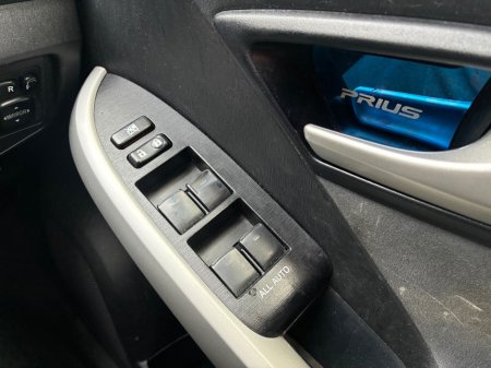 2012 Toyota Prius - photo 16