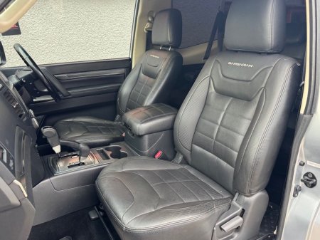 2015 Mitsubishi Shogun - photo 10