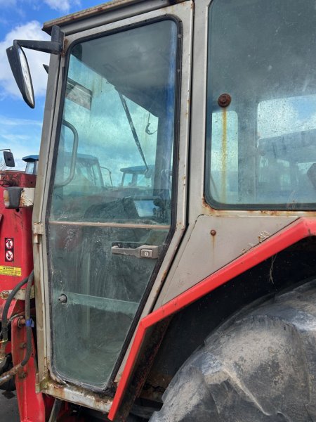 1993 Massey Ferguson 2