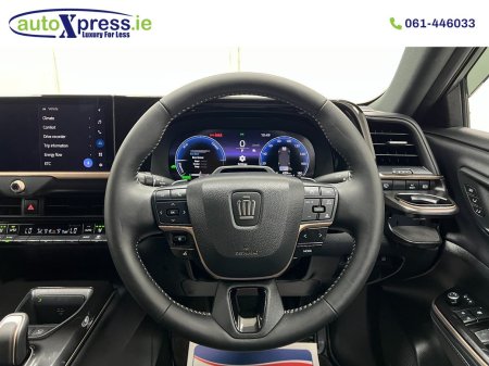 2025 Toyota Crown - photo 2