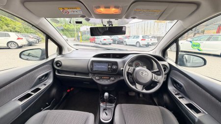 2019 Toyota Vitz - photo 8