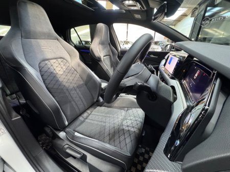 2021 Volkswagen Golf - photo 15