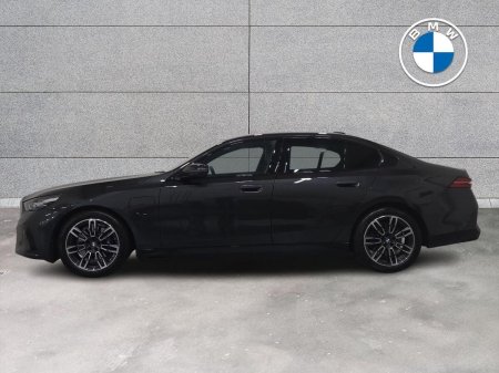 2026 BMW 5-Series - photo 3
