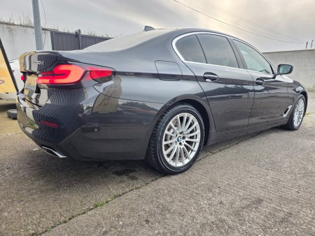 2023 BMW 5-Series - photo 7