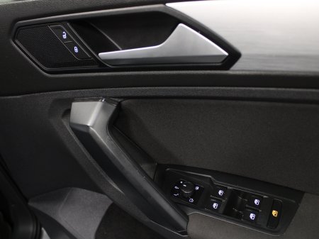 2019 Volkswagen Tiguan - photo 25