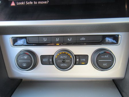 2019 Volkswagen Passat - photo 16