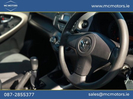 2009 Toyota RAV4 - photo 2