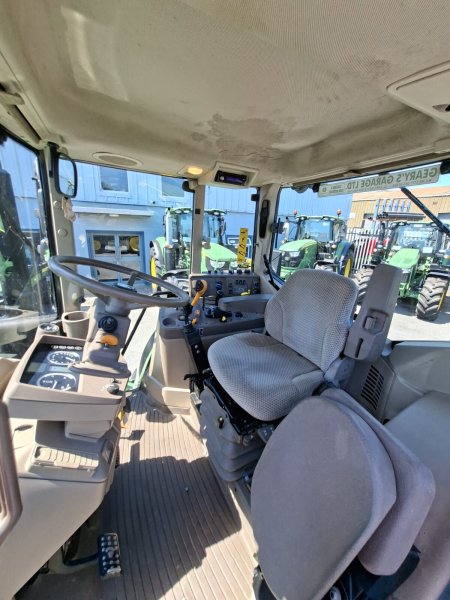 2020 John Deere 6110M - photo 6