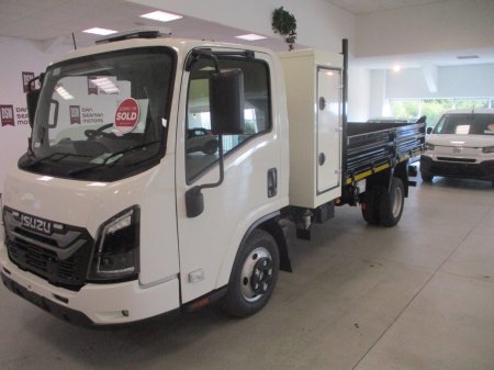 2026 Isuzu NPR - photo 9