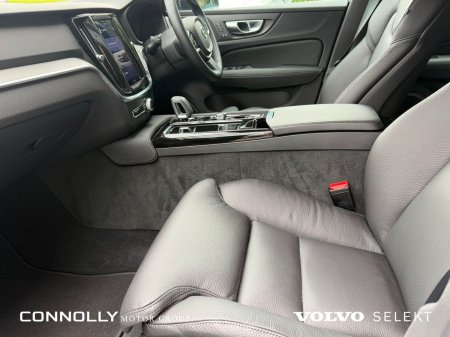 2025 Volvo V60 - photo 4