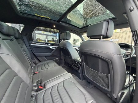 2023 Volkswagen Touareg - photo 11