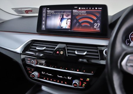 2022 BMW 5-Series - photo 24