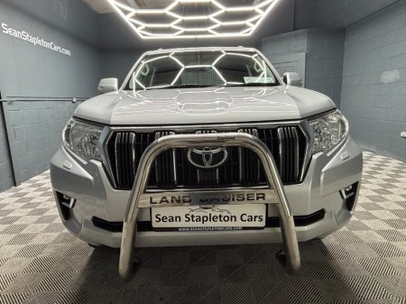 2020 Toyota Land Cruiser - photo 2