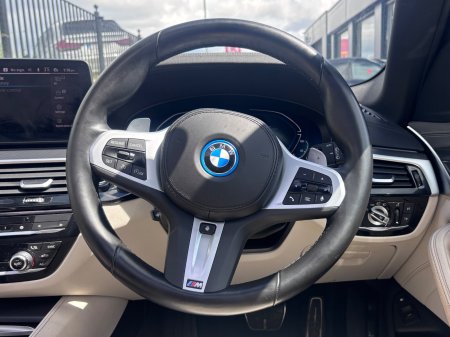 2022 BMW 5-Series - photo 8