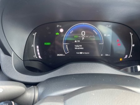 2025 Toyota Yaris Cross - photo 13