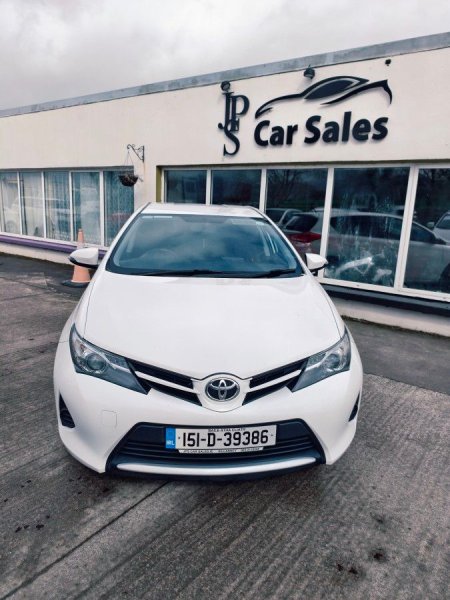 2015 Toyota Auris - photo 2