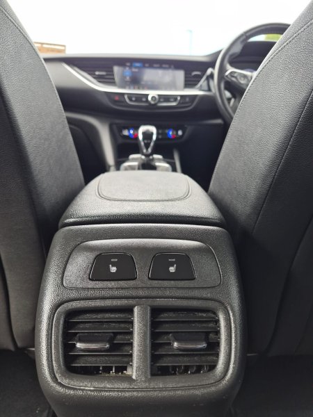 2022 Opel Insignia - photo 4