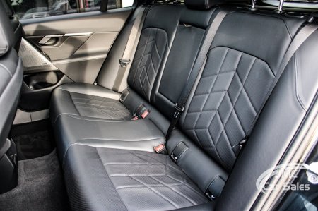 2025 BMW 5-Series - photo 34