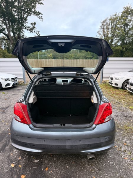 2010 Peugeot 207 - photo 22