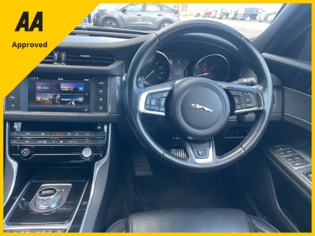 2016 Jaguar XF - photo 11