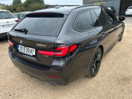2022 BMW 5-Series - photo 6
