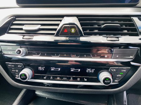 2023 BMW 5-Series - photo 18