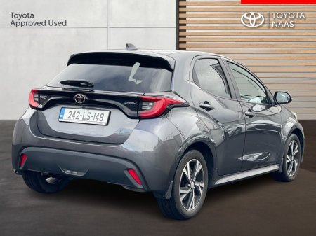 2024 Toyota Yaris - photo 2