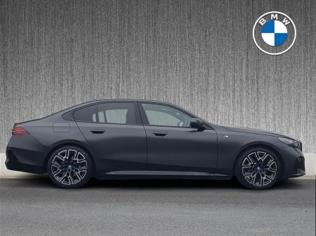 2024 BMW 5-Series - photo 4