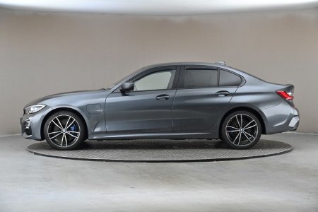 2021 BMW 3-Series - photo 5