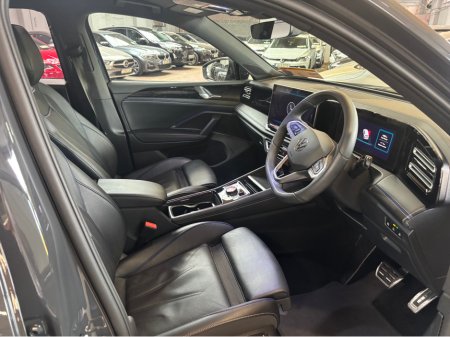 2025 Volkswagen Tiguan - photo 9