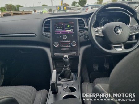 2019 Renault Megane - photo 2