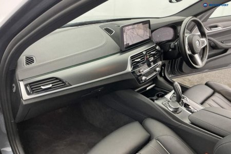 2021 BMW 5-Series - photo 6