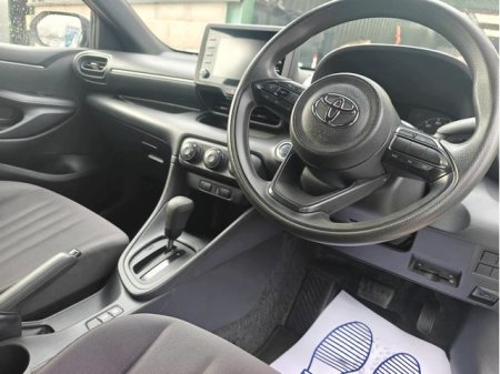 2020 Toyota Yaris - photo 9