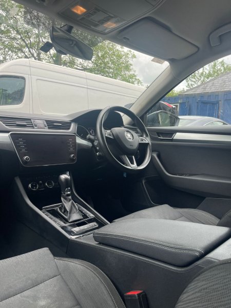 2018 Skoda Superb - photo 11