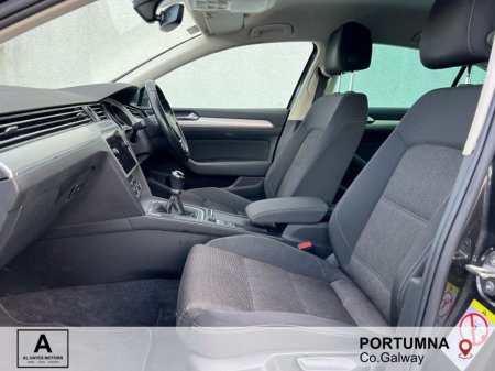 2019 Volkswagen Passat - photo 4