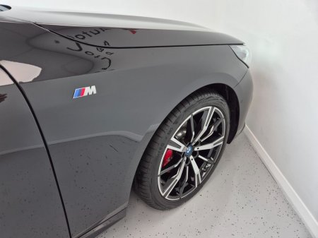 2025 BMW 5-Series - photo 10