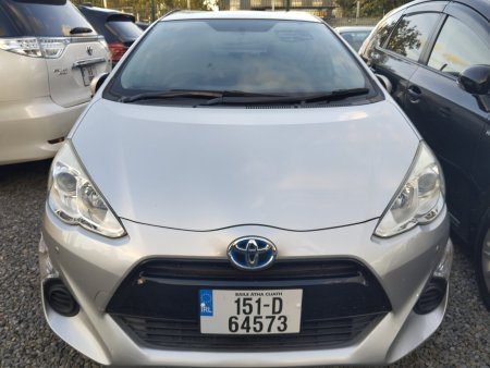 2015 Toyota Aqua - photo 2