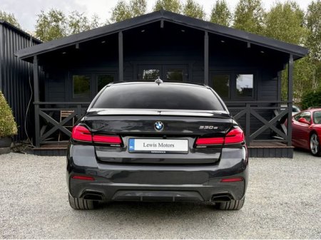2021 BMW 5-Series - photo 5
