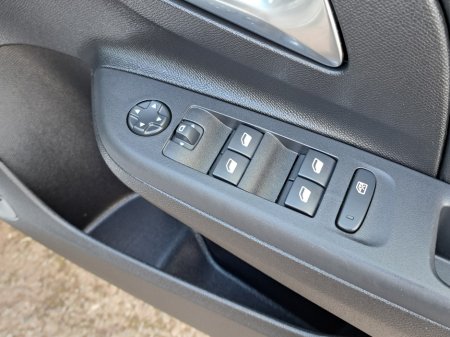 2025 Opel Corsa - photo 28