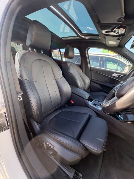 2022 BMW 1-Series - photo 15