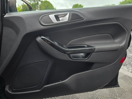 2016 Ford Fiesta - photo 19