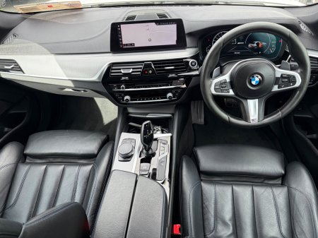 2018 BMW 5-Series - photo 2