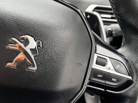 2020 Peugeot 5008 - photo 23